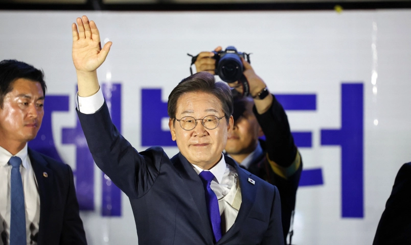 ty-le-ung-ho-tan-tong-thong-lee-jae-myung-va-dang-cam-quyen-tiep-tuc-tang