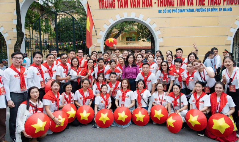 ban-chap-hanh-hoi-nguoi-viet-nam-tai-jeonnam-gwangju-tham-gia-khoi-kieu-bao-trong-le-dieu-binh-dieu-hanh-mung-80-nam-quoc-khanh-viet-nam