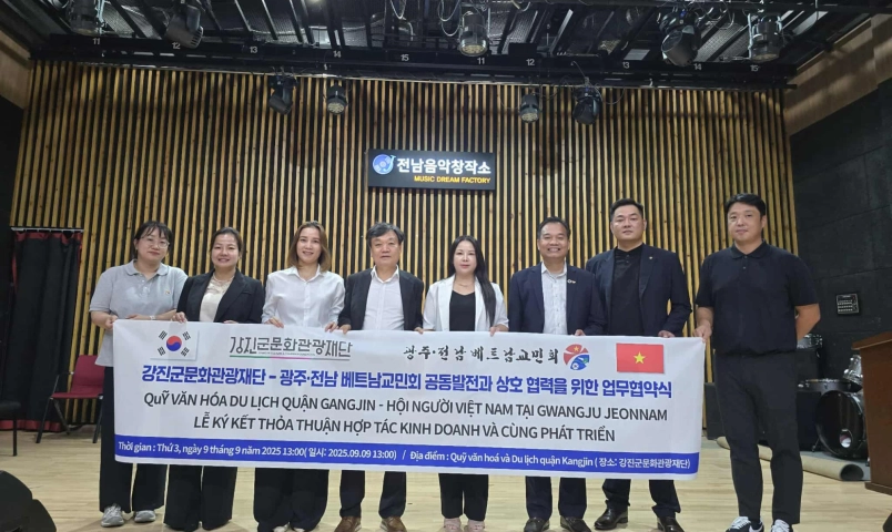 hoi-nguoi-viet-tai-jeonnam-–-gwangju-ky-ket-mou-hop-tac-van-hoa-–-du-lich-voi-quan-gangjin-ko