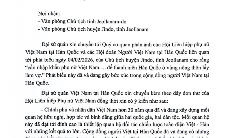 phan-ung-manh-me-truoc-phat-ngon-gay-tranh-cai-cua-huyen-truong-jindo-ve-phu-nu-viet-nam