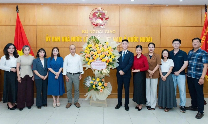 hoi-nguoi-viet-nam-khu-vuc-jeonnam-–-gwangju-lam-viec-voi-uy-ban-nha-nuoc-ve-nguoi-viet-nam-o-nuoc-ngoai