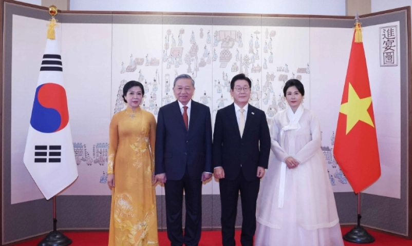 tong-thong-han-quoc-va-phu-nhan-se-tham-viet-nam