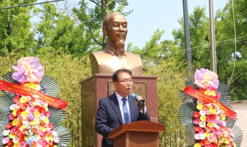 tu-tuong-ho-chi-minh-lay-dong-tinh-cam-cua-cac-hoc-gia-tri-thuc-han-quoc