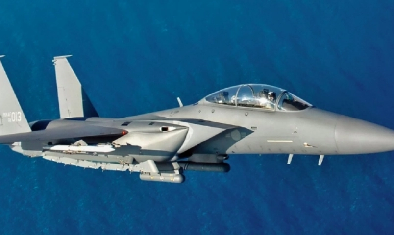 han-quoc-vu-va-cham-2-may-bay-chien-dau-nam-2021-la-do-chup-anh-tu-suong