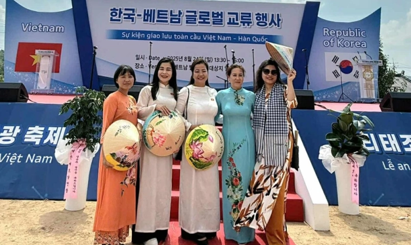 le-khanh-thanh-toa-nha-cong-dong-va-le-an-vi-tuong-vua-ly-thai-to-tai-han-quoc