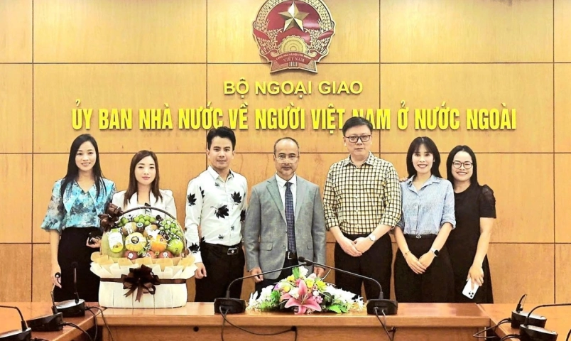 dai-dien-khoi-kieu-bao-han-quoc-chao-xa-giao-uy-ban-ve-nguoi-viet-nam-o-nuoc-ngoai-bo-ngoai-giao