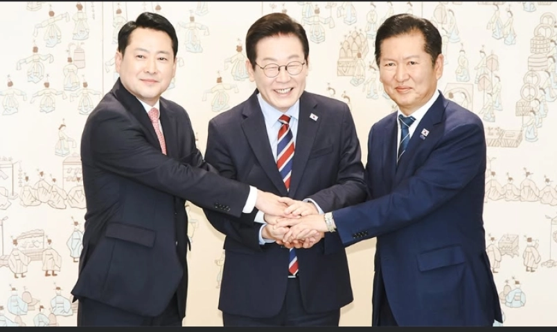 ngay-89-tong-thong-lee-jae-myung-gap-go-lanh-dao-hai-dang-lon-tai-yongsan